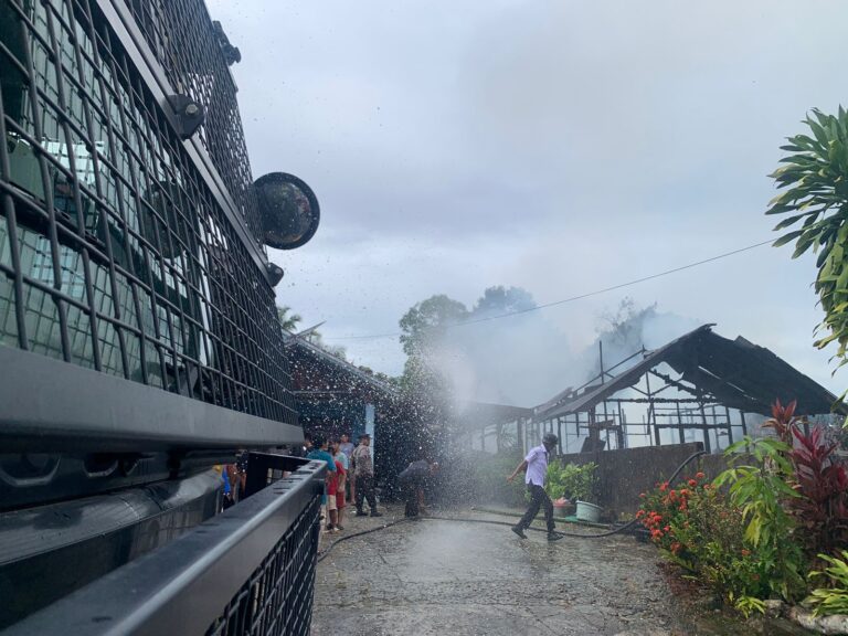Call Center 110, Polres Gunung Mas Sigap Tangani Kebakaran Rumah di Kurun