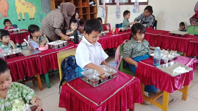 Polres Gunung Mas Perluas Program MBG, Sasar Ribuan Pelajar dan Kelompok Rentan