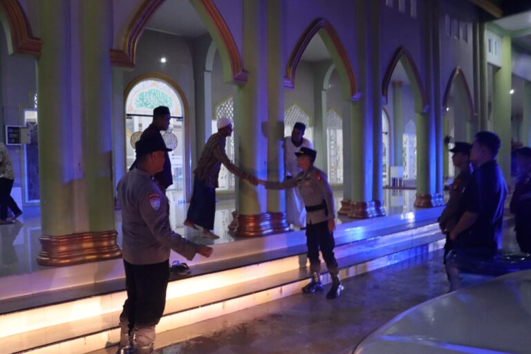 Patroli Intensif, Polres Gunung Mas Pastikan Malam Idul Fitri Kondusif