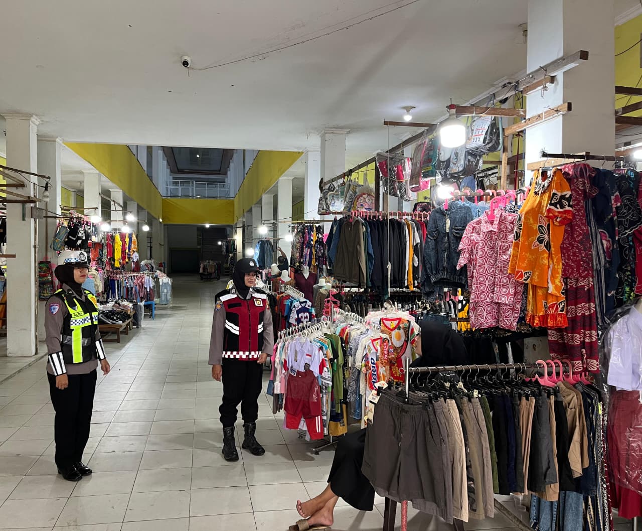 Polwan Polres Gunung Mas Gencarkan SITUKEPMAS, Kawal Kamtibmas hingga Program MBG