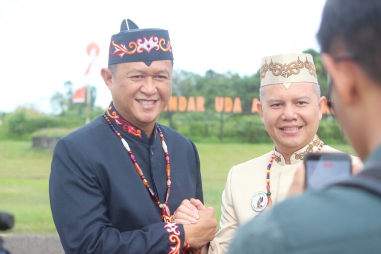 Kapolda Kalteng bersama Bupati Gunung Mas