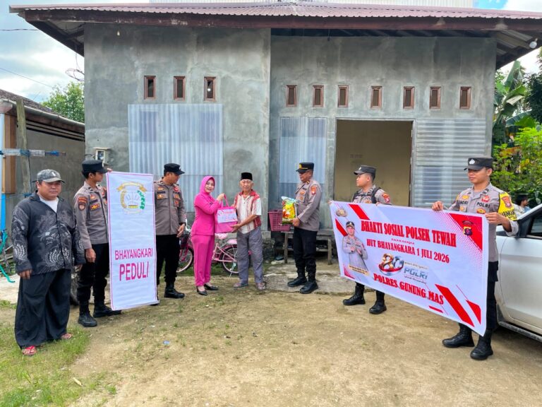 Jelang Hari Bhayangkara, Polsek Tewah Hadirkan Bantuan Sosial dan Pengobatan Gratis untuk Warga