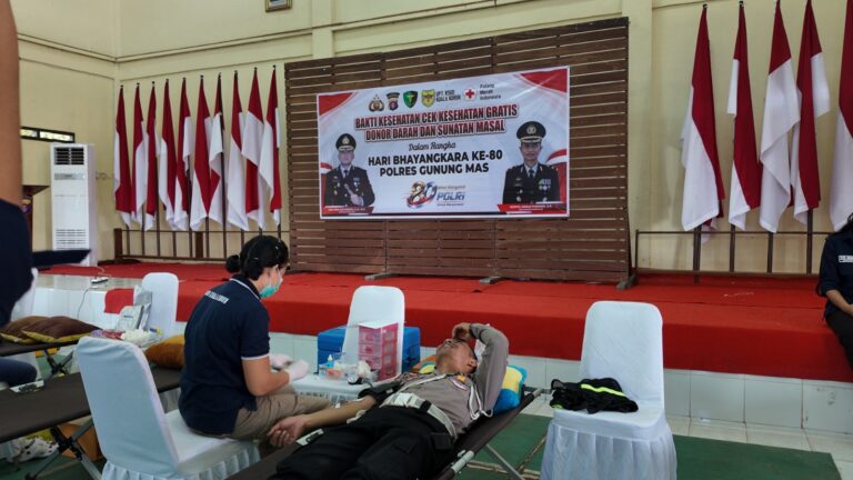 Sambut Hari Bhayangkara ke-80, Polres Gunung Mas Gelar Bakti Kesehatan, Donor Darah dan Khitanan Massal