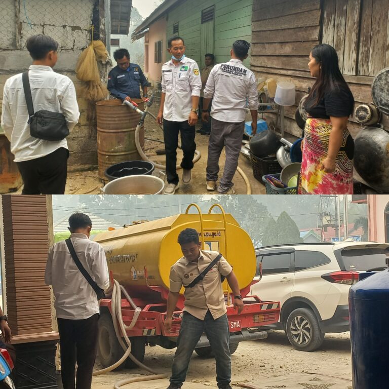 Kegiatan pembagian air bersih